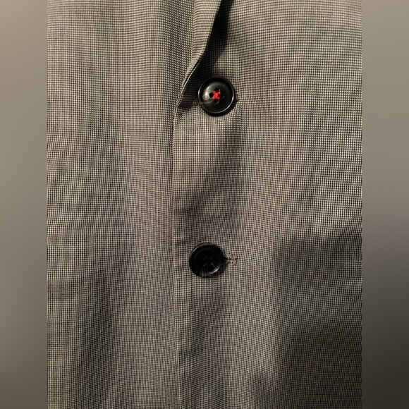 H&M regular fit 2 piece suit
Mens
2 button jacket 38R
Pants 32R - Picture 3 of 7